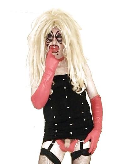 10P Blonde glossed slut