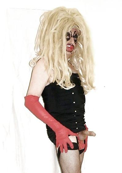 10P Blonde glossed slut