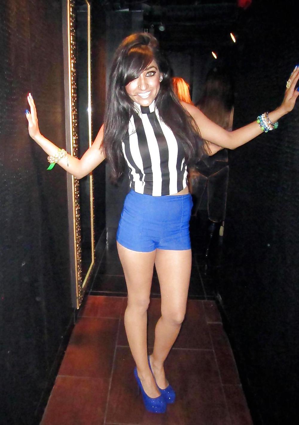 25P Tight body indian club slut