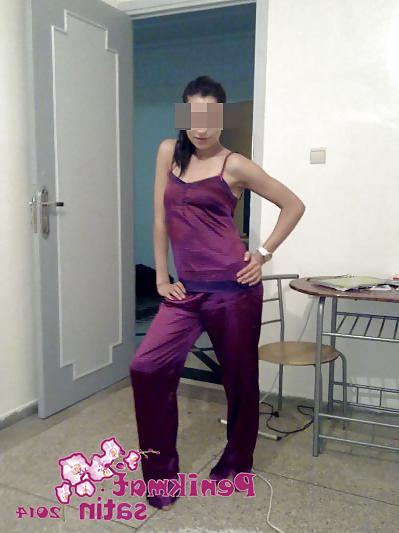 11P Sexy satin girl