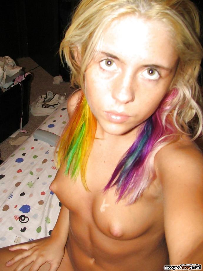 25P Stunning naked blonde angel