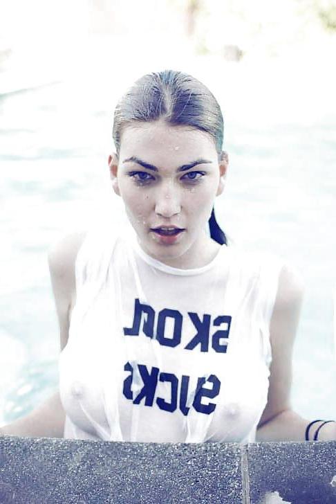 25P Wet tee shirt...