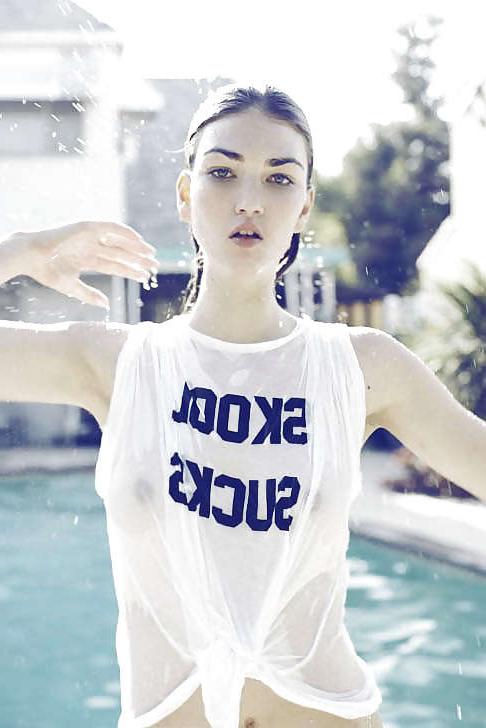 25P Wet tee shirt...