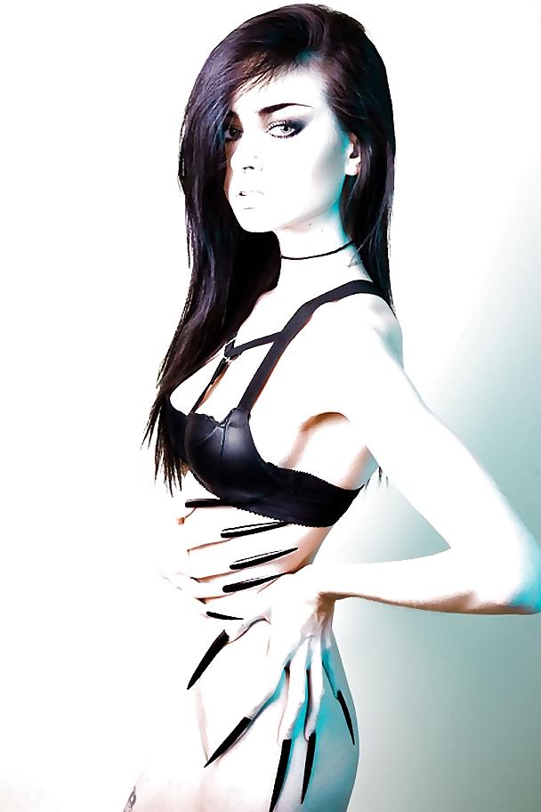 25P Latex Dreams II