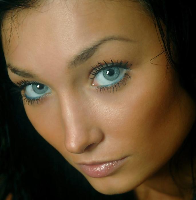25P From the Moshe Files: Lovely Eyes Seduce Me First