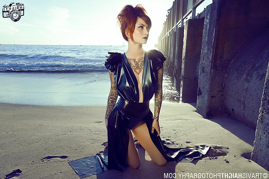 20P Beautiful Girls, Tattooed And Latex 1