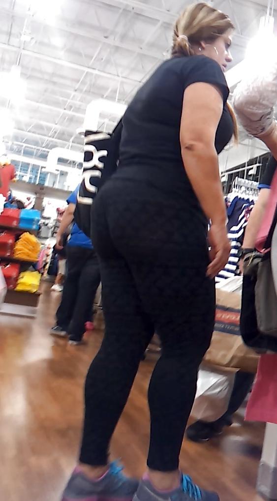 8P SEXY  ass latin milf VPL seethru leggins JUANbligaton VOYEUR