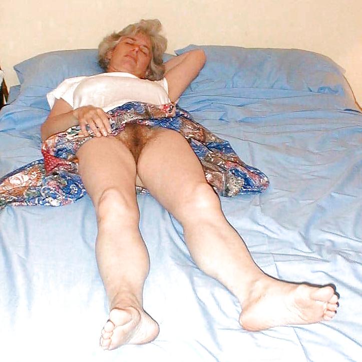 17P Hairy Pussy Grannies