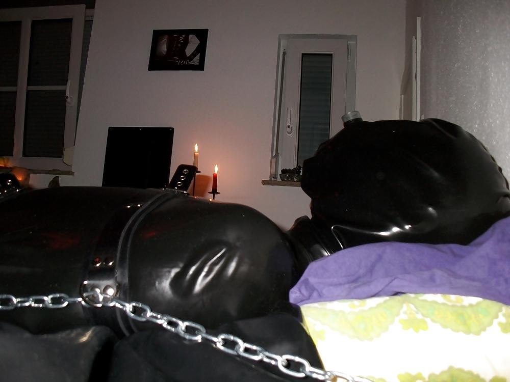 15P Latex und Bondage 3
