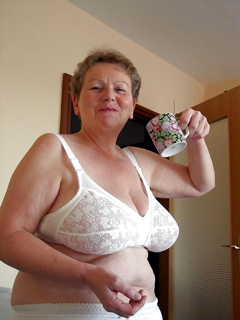 25P Webtastic Special: Granny Time Vol.30