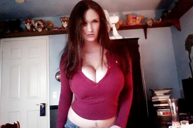 25P Big Boob Camgirl Valerie