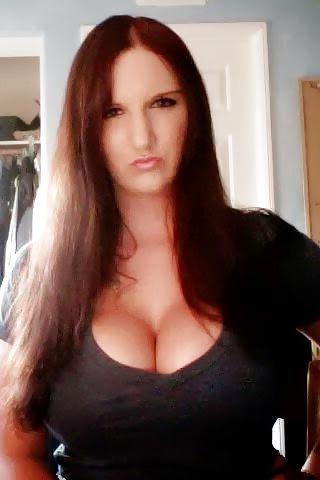 25P Big Boob Camgirl Valerie