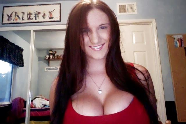 25P Big Boob Camgirl Valerie