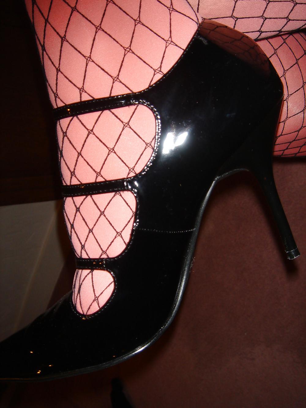 4P Nadine CD heels and fishnet
