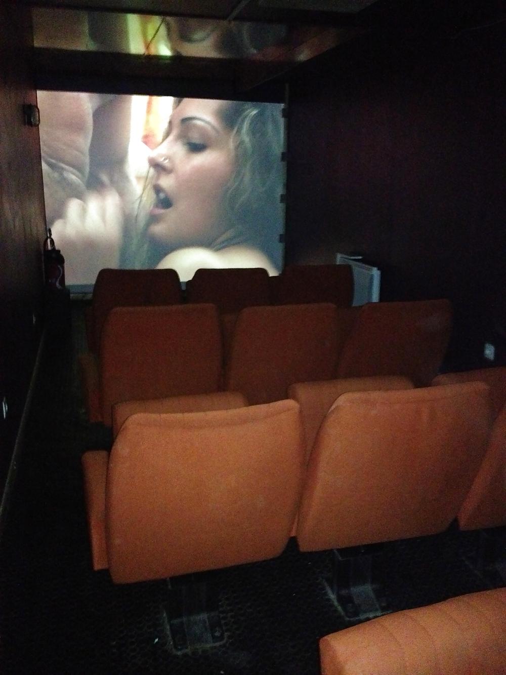 12P Sex-Shop, Sex-Club, Glory-hole