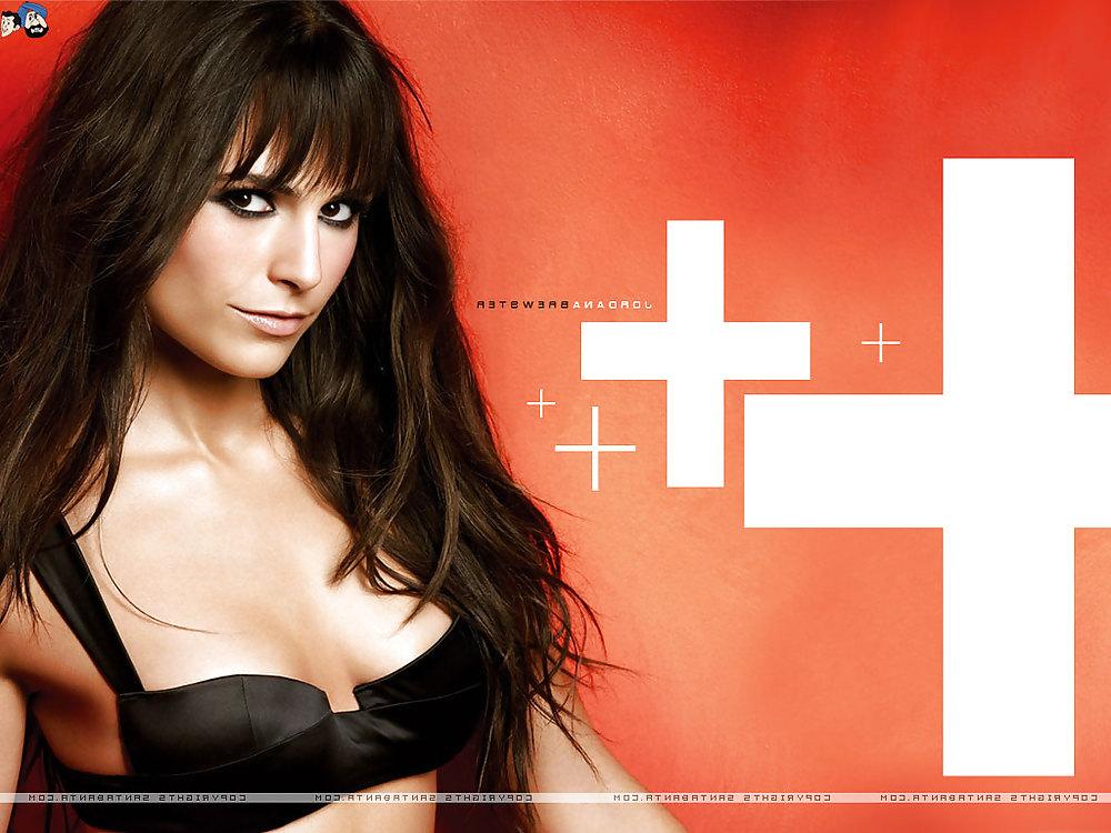 25P Wanking to Jordana Brewster and her feet