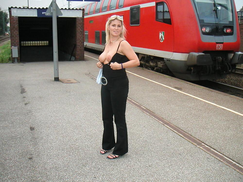 20P Saggy tits 71.