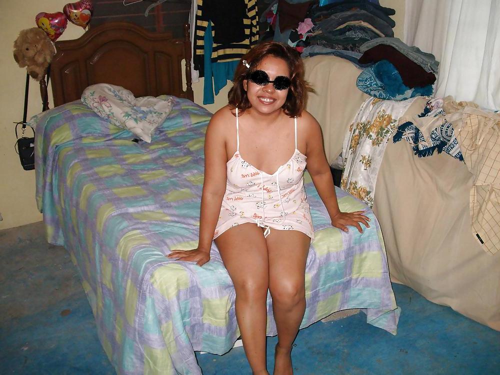 7P Latina mom in her pantys