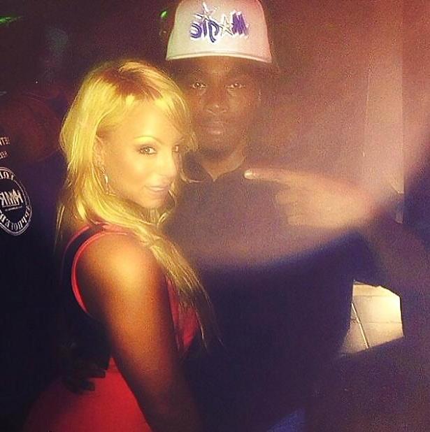 25P Interracial groupies (elles kiffent les blacks) - by Seydou