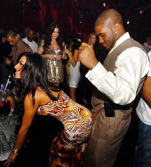 25P Interracial groupies (elles kiffent les blacks) - by Seydou