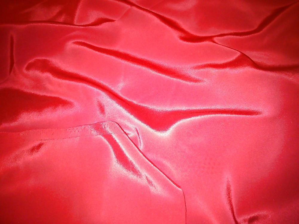 15P Wanking in a red silky kameez