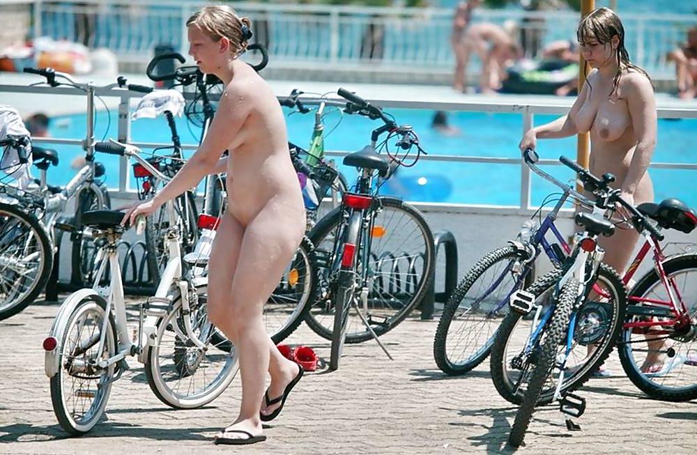 25P Nudist