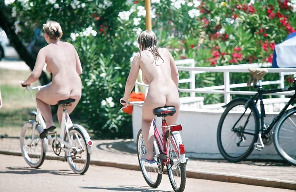25P Nudist