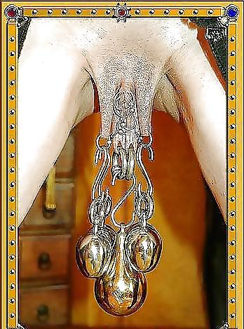 17P Pussy Stretching Pussy Weights Stretched Pussy Lips Labia 1