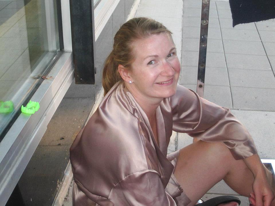 22P Satin mature