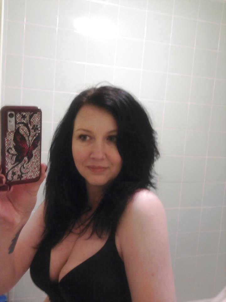 7P Saggy tit MILF