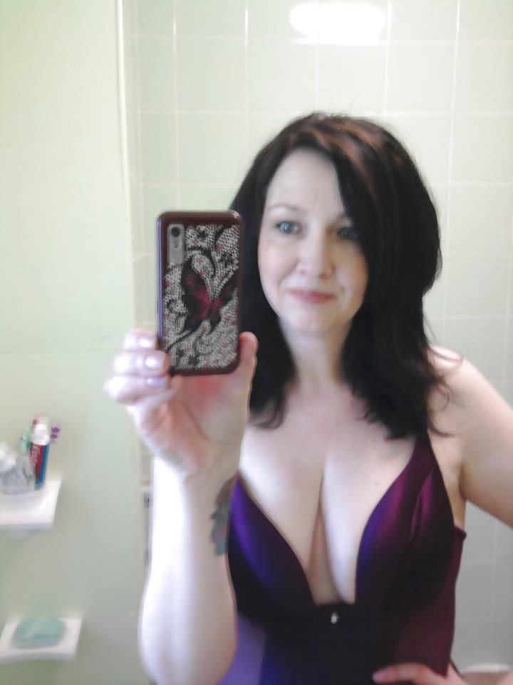 7P Saggy tit MILF