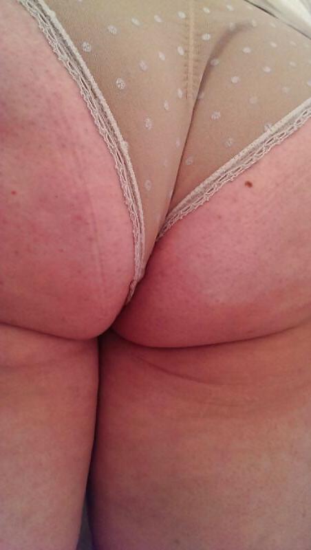 11P Latina wifes ass