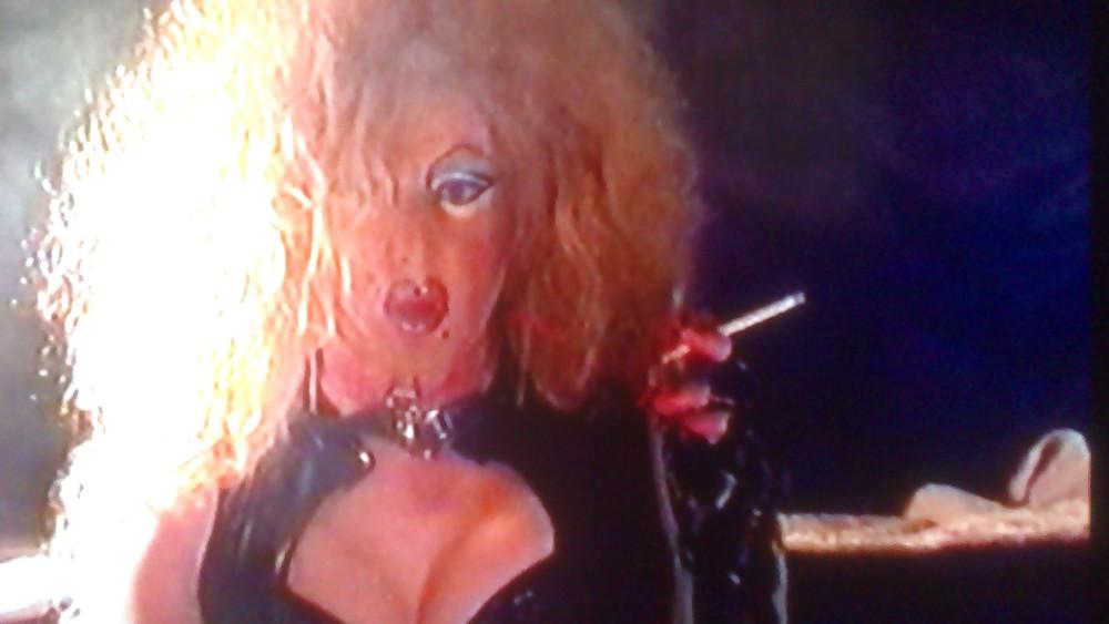 16P Latex Dragqueen smoking