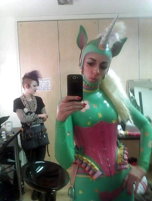 25P Latex selfshot!
