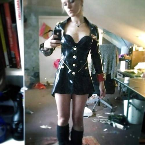 25P Latex selfshot!