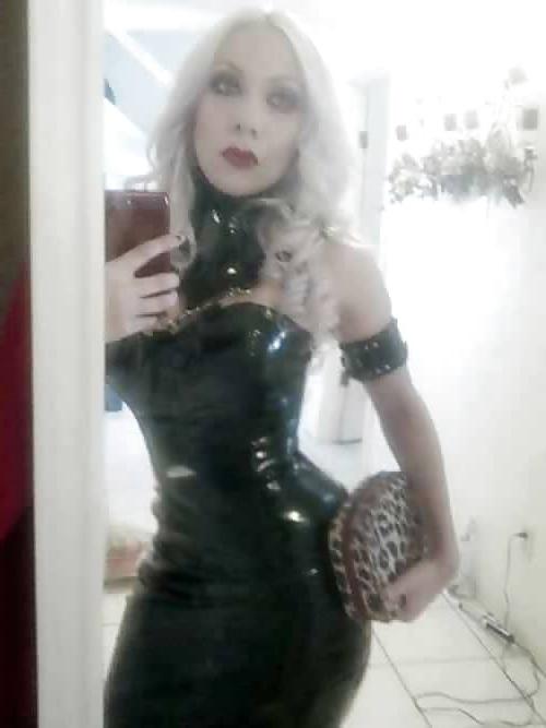 25P Latex selfshot!