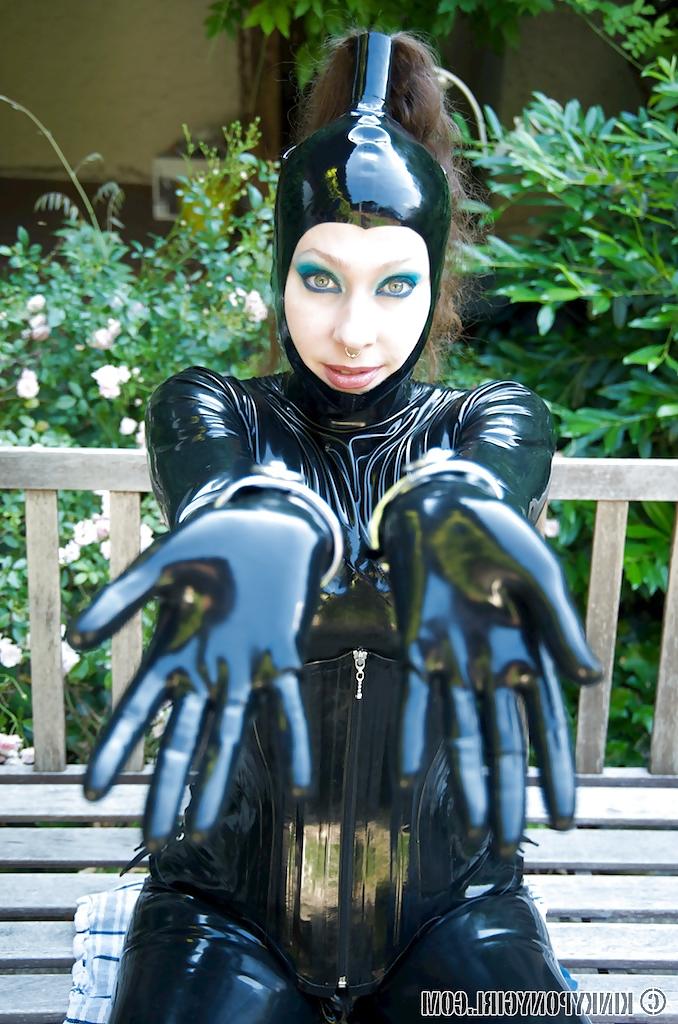 25P BDSM Model & slave Anna Rose
