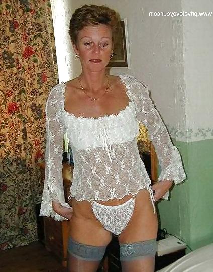 15P Saggy tits aunt