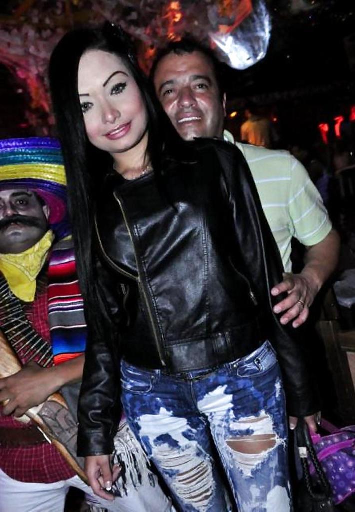 5P Club babe 01