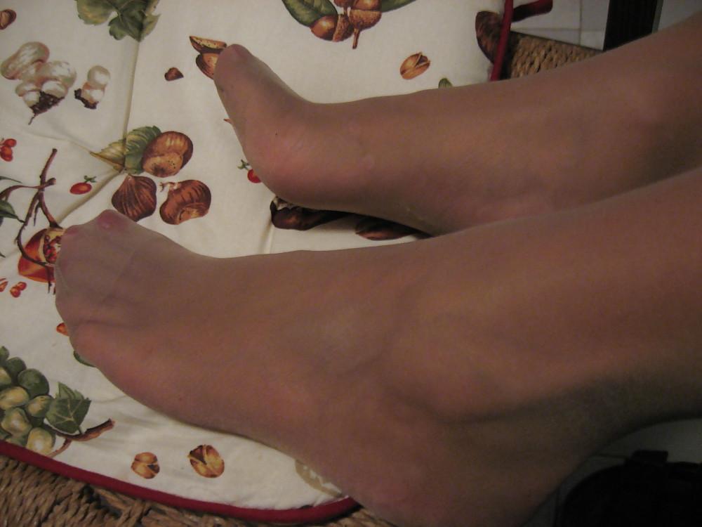 25P Nice Nylon legs