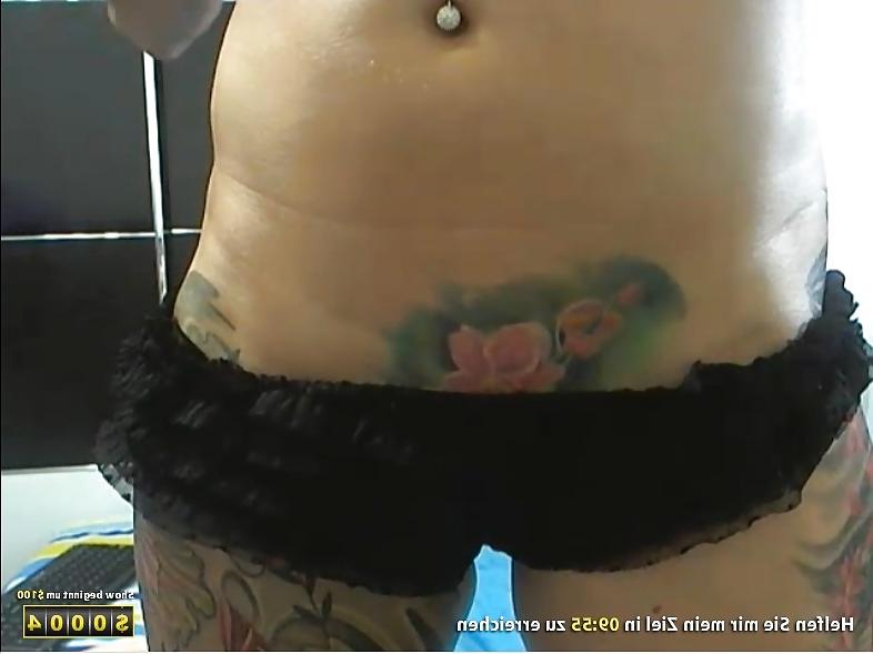 25P Webcam KinkyAssTattoo 5