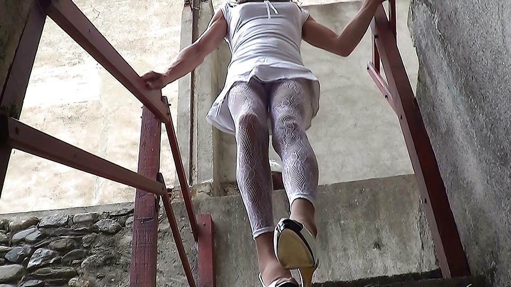 25P White heels and fishnet