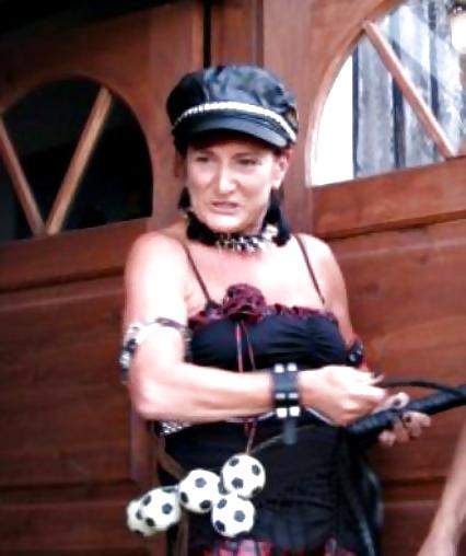 17P MATURE BDSM SLUTS
