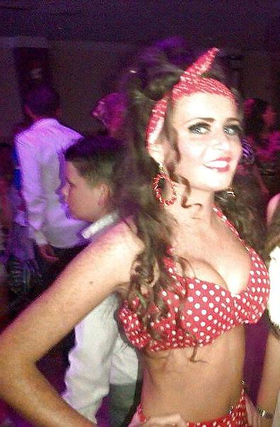 25P Wanking elizabeth 3