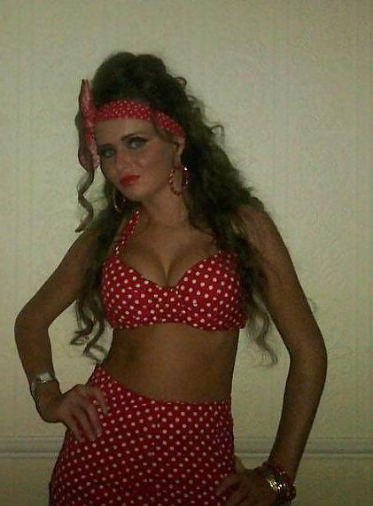 25P Wanking elizabeth 3