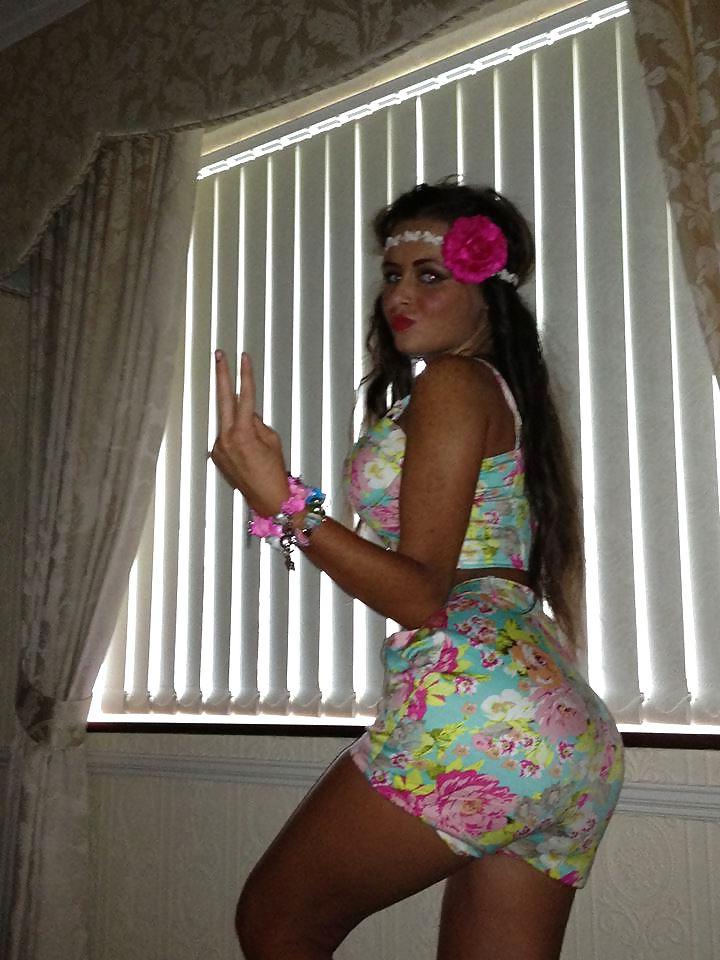 25P Wanking elizabeth 3