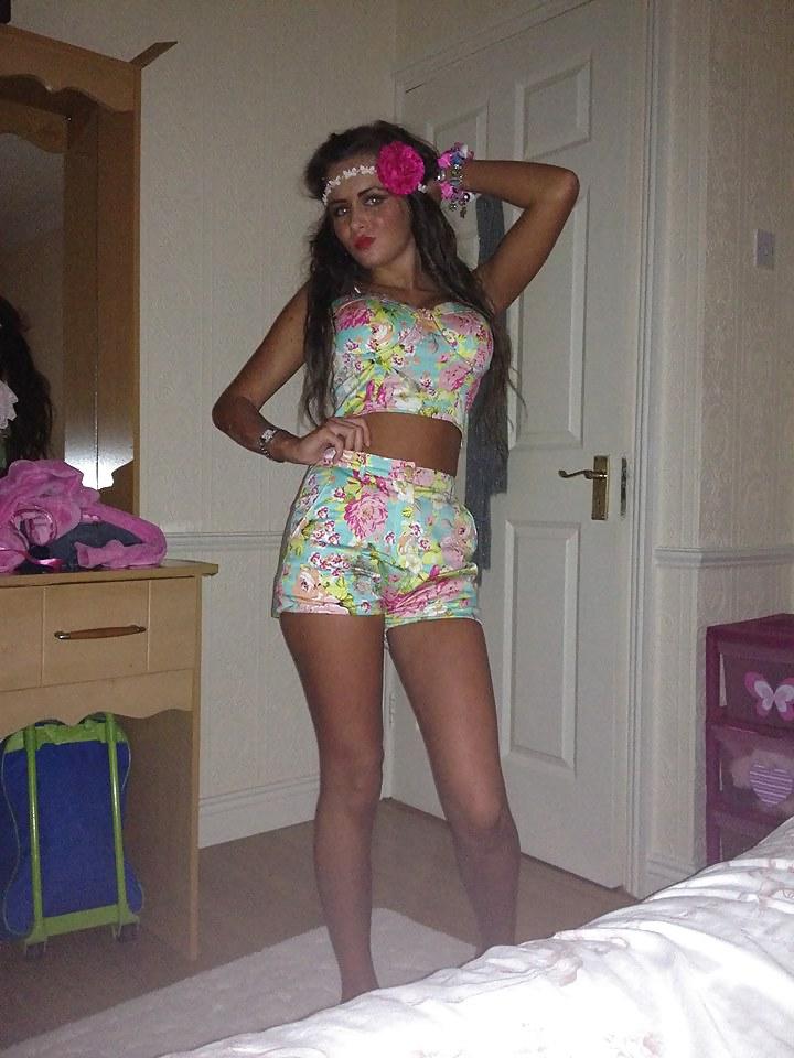 25P Wanking elizabeth 3