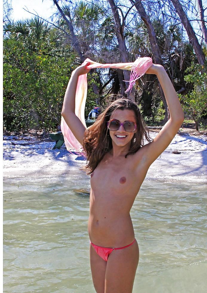 25P Some hot latina babe pics