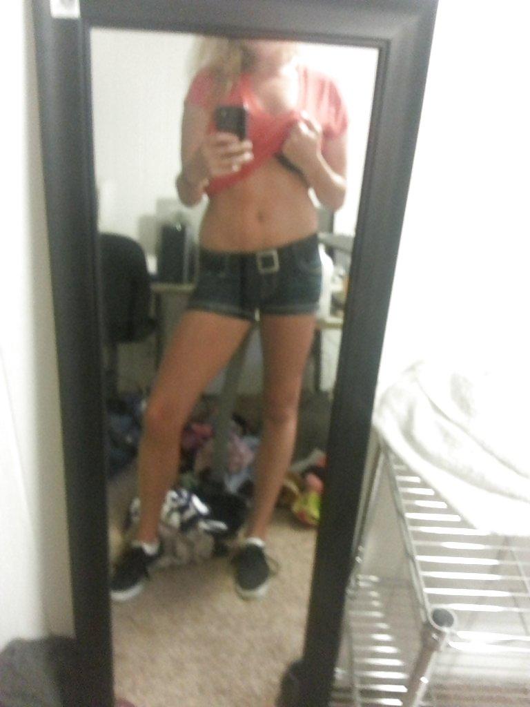 25P Amazing Blond Teen Selfshot 1of2