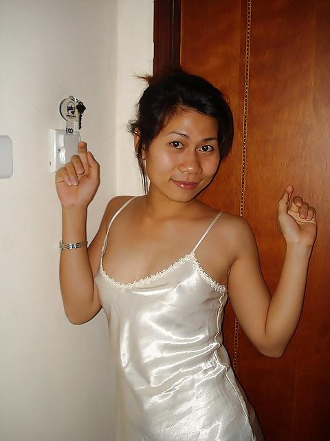 19P White satin girl